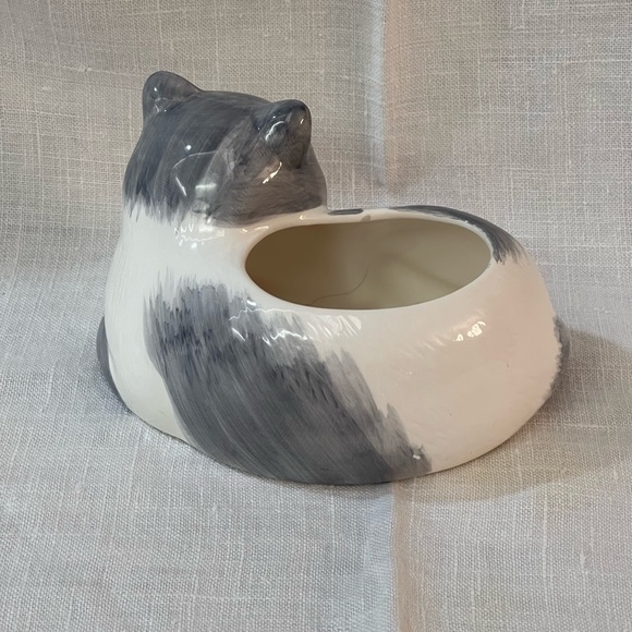 Adorable Vintage Green-Eyed Kitten Planter - Picture 5 of 7